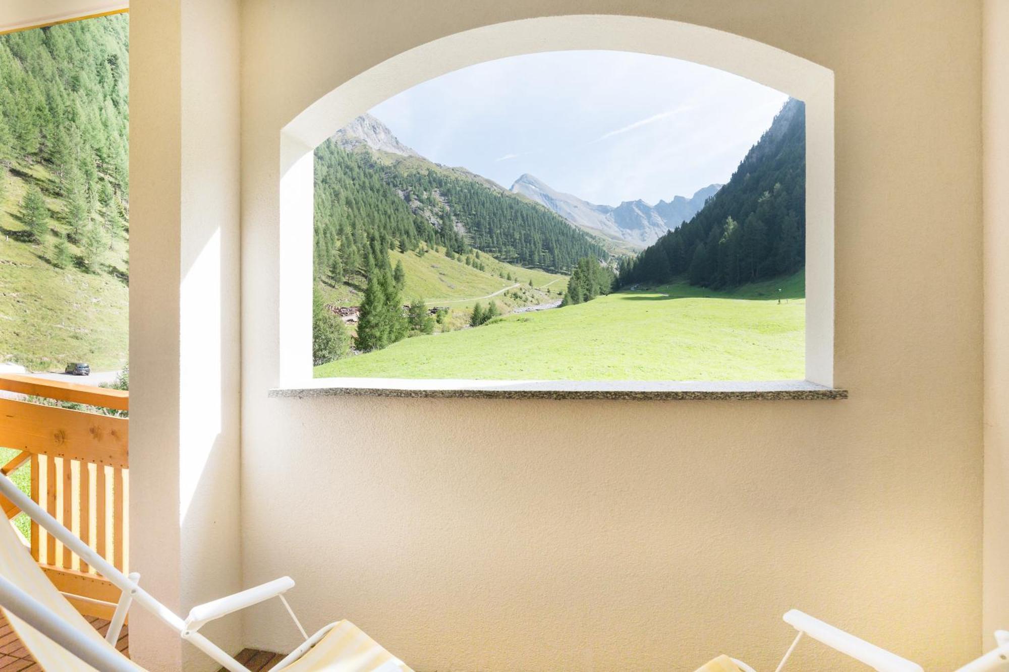 Chasa Castello Relax & Spa Замнаун Номер фото