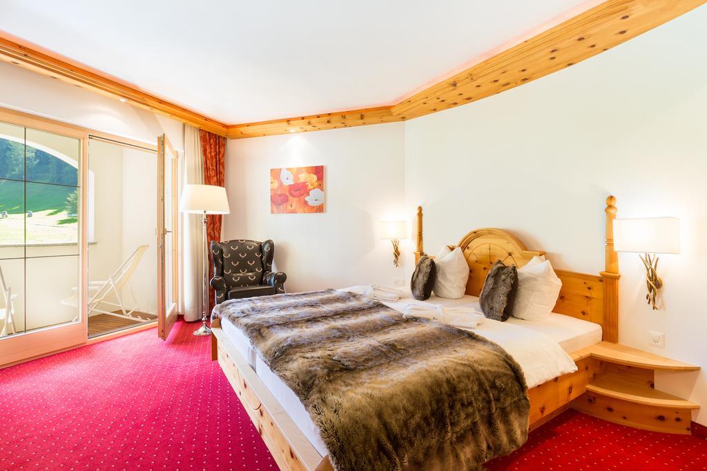Chasa Castello Relax & Spa Замнаун Номер фото